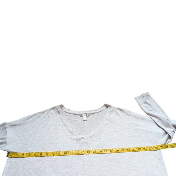 Banana Republic Top Women's L Minimalist Lounge Pilates Luxespun Boxy V-Neck - Picture 11 of 13